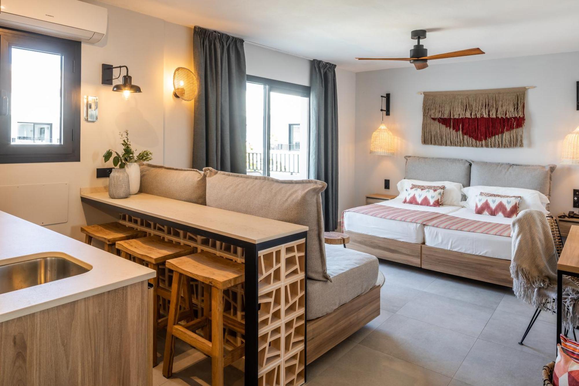 Aparthotel Casita Blanca - Adults Only San Antonio  Kültér fotó