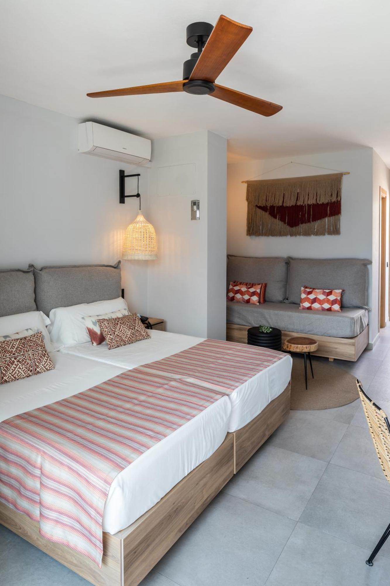 Aparthotel Casita Blanca - Adults Only San Antonio  Kültér fotó