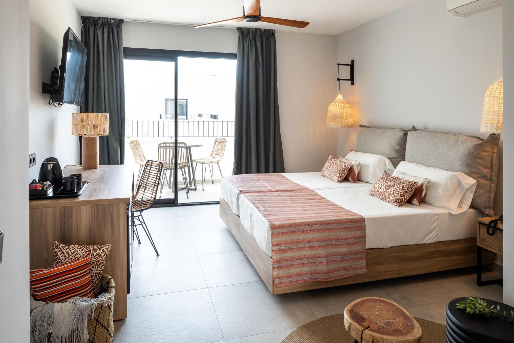 Aparthotel Casita Blanca - Adults Only San Antonio  Kültér fotó